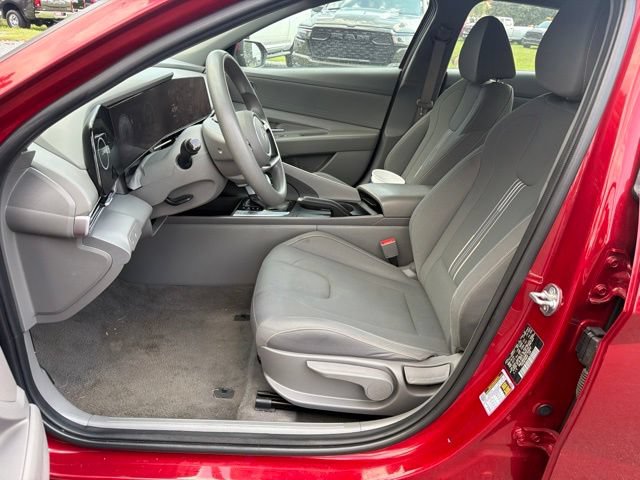 Used 2024 Hyundai Elantra SEL FWD image 19