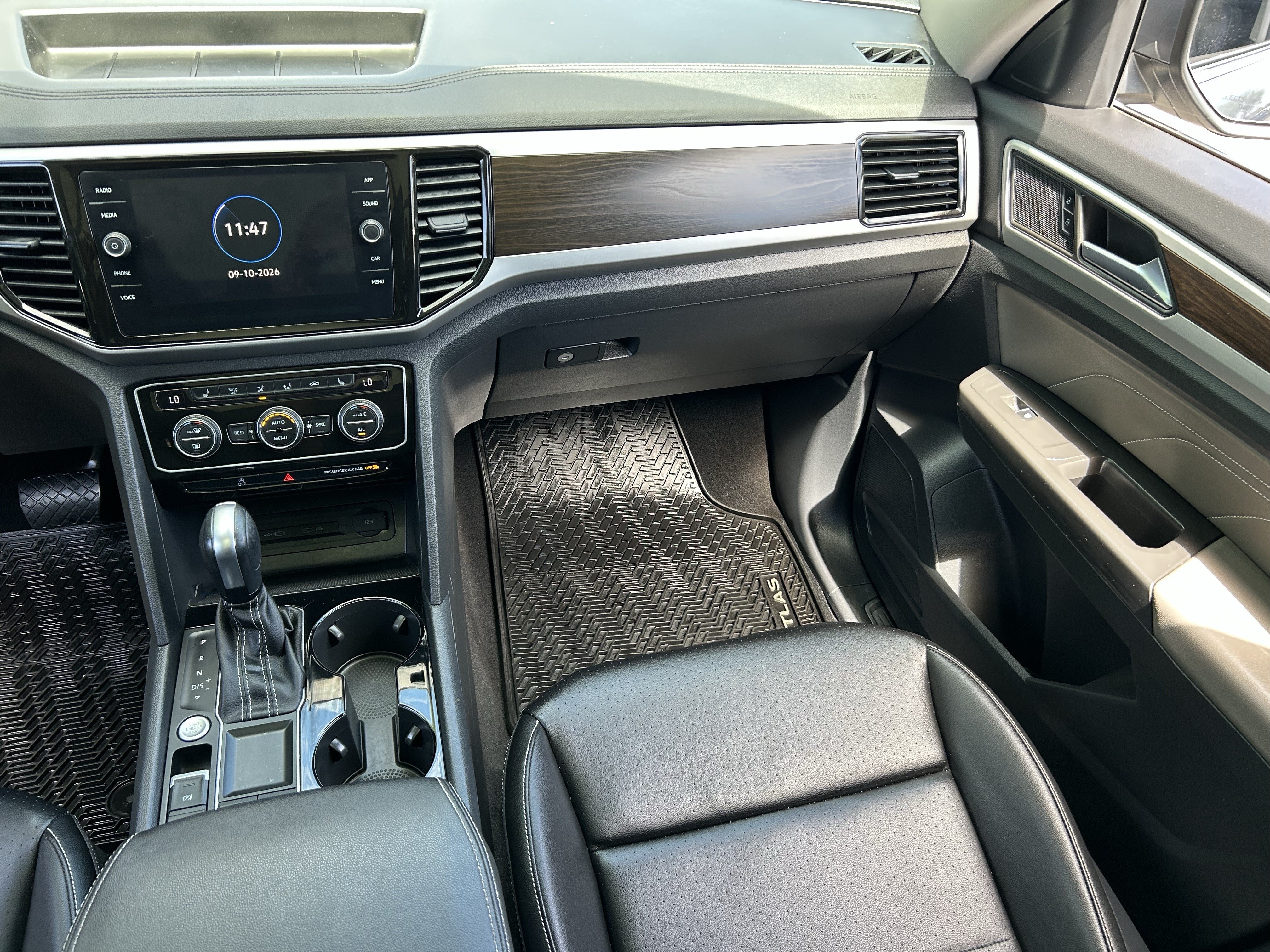Used 2023 Volkswagen Atlas SE w/ Panoramic Sunroof Package FWD image 15