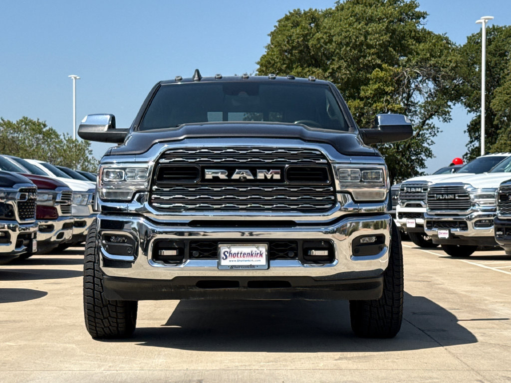 Used 2022 RAM 3500 Limited AWD/4WD image 2