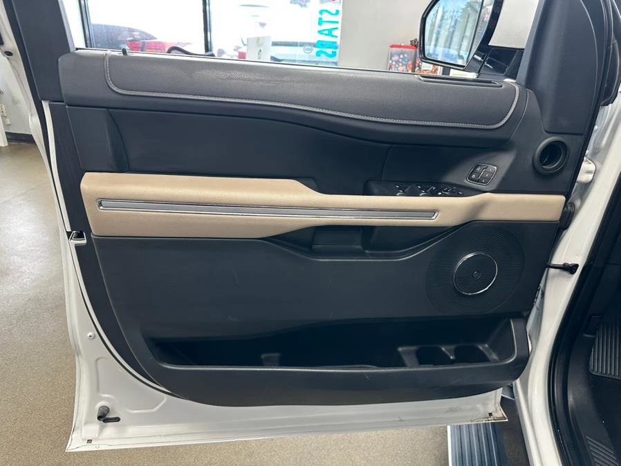 Used 2023 Ford Expedition Max Limited image 24