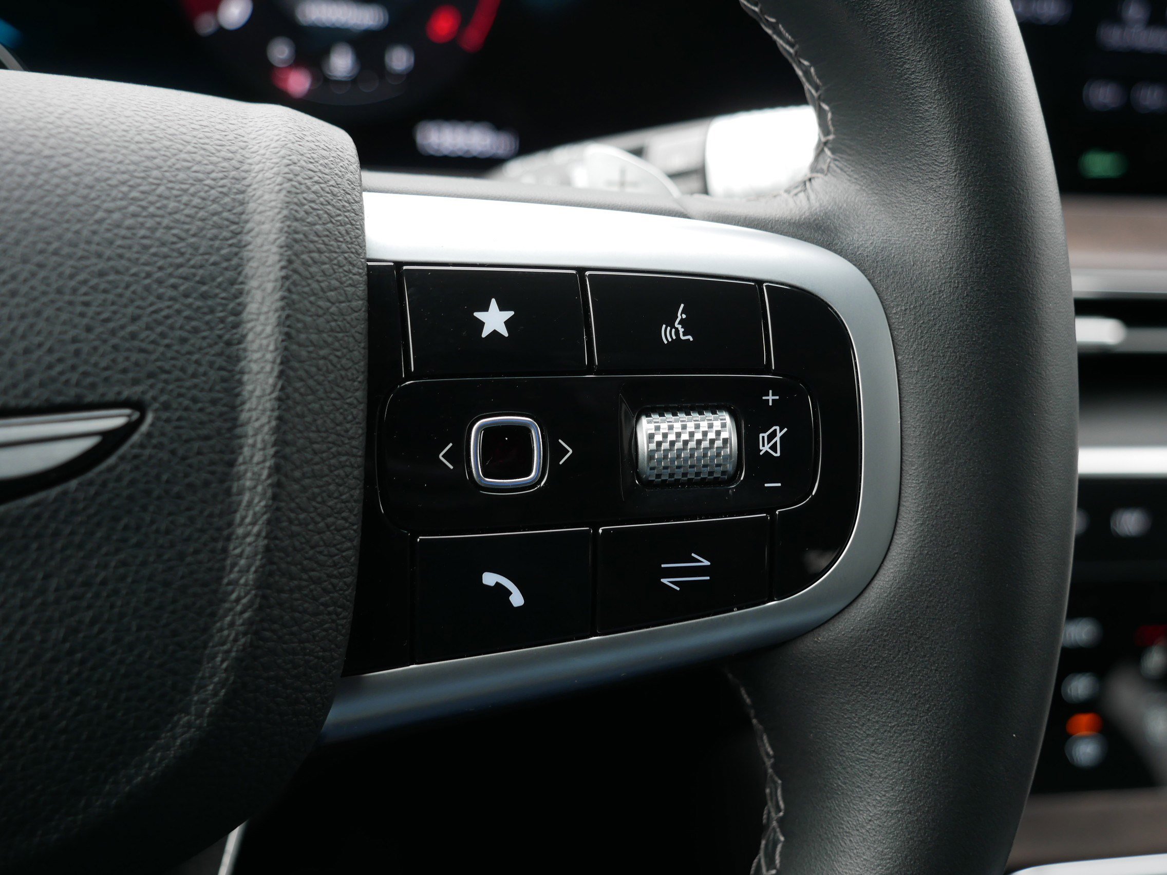 Used 2025 Genesis GV80 2.5T Advanced image 30