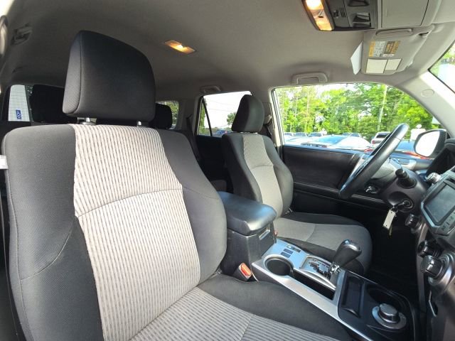 Used 2017 Toyota 4Runner SR5 AWD/4WD image 19