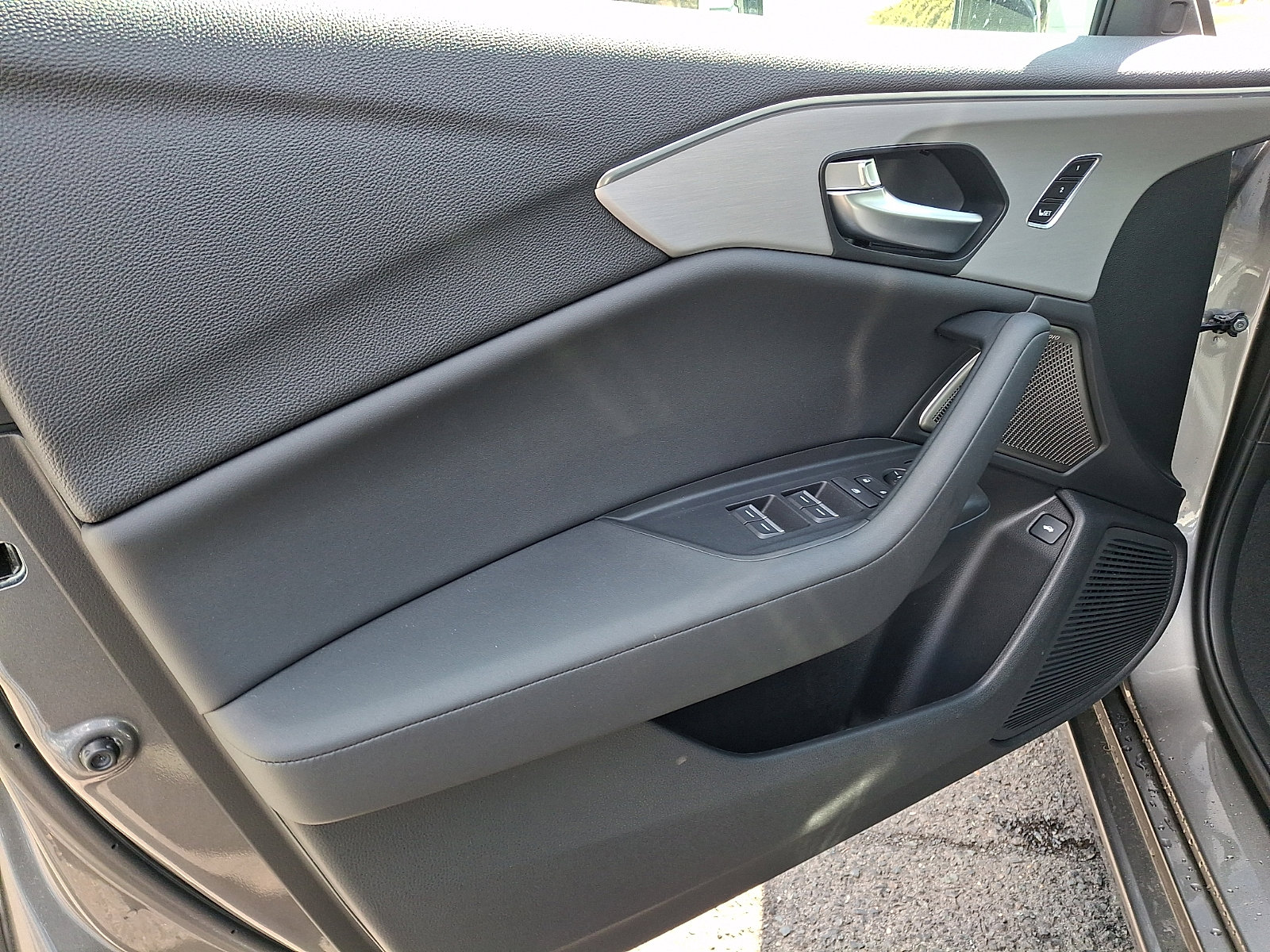 Certified 2025 Acura TLX w/ Technology Package image 12