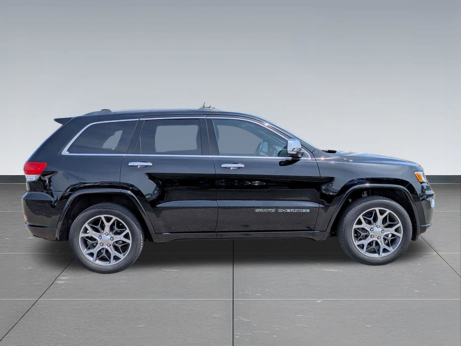 Used 2019 Jeep Grand Cherokee Overland AWD/4WD image 6