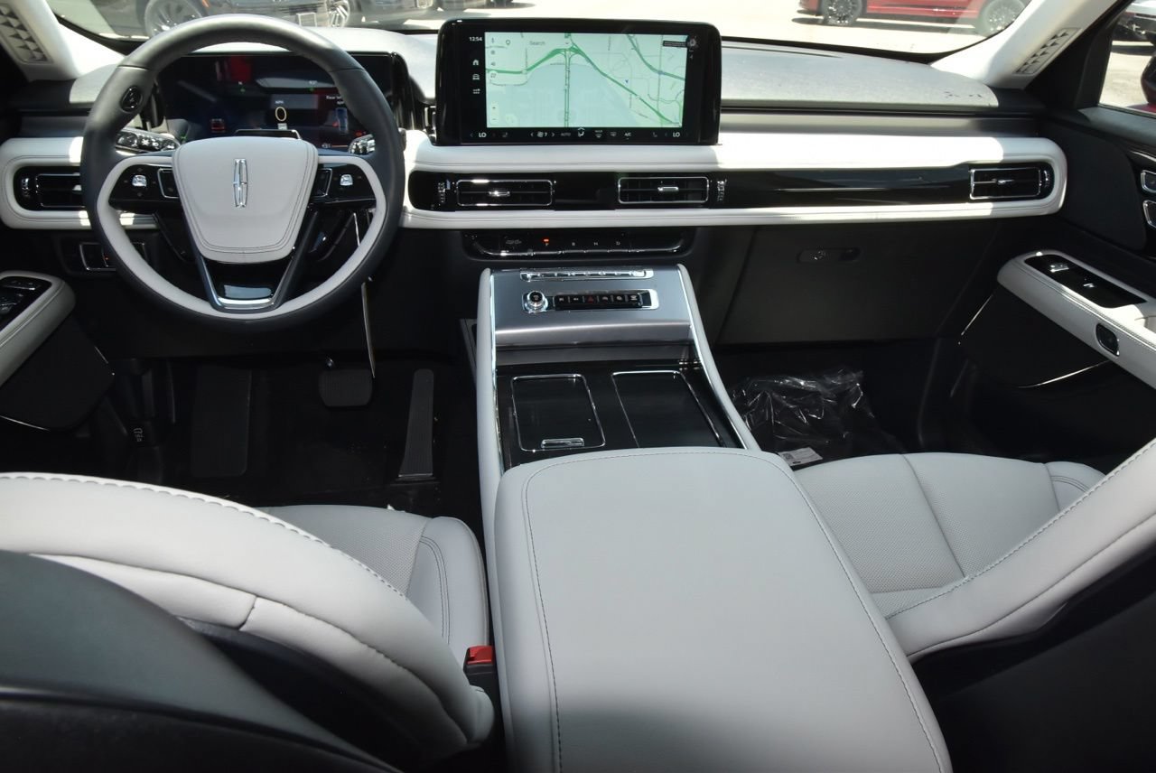New 2026 Lincoln Aviator 2WD image 17