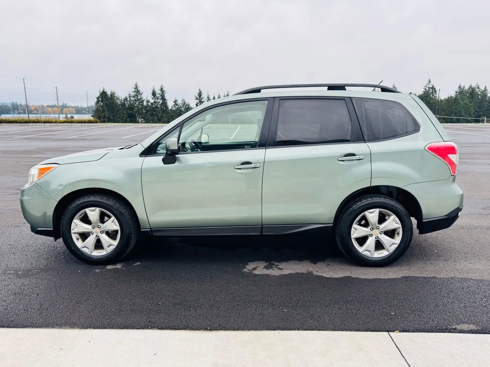 Used 2014 Subaru Forester 2.5i Premium w/ Popular Package #1 image 2