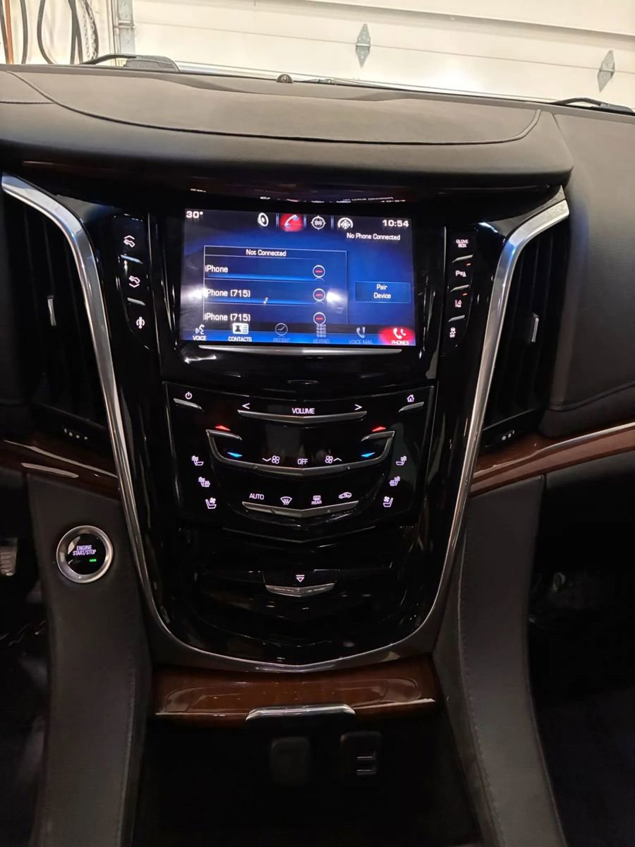 Used 2015 Cadillac Escalade ESV Luxury AWD/4WD image 25