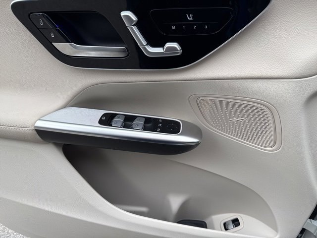 Certified 2025 Mercedes-Benz GLC 300 GLC 300 image 17