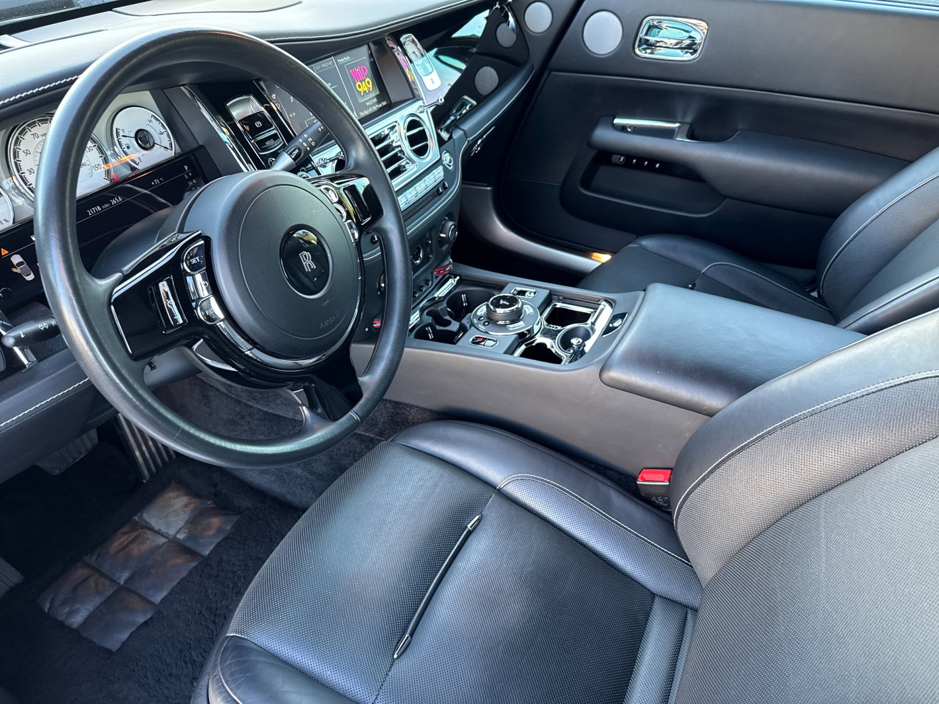 Used 2020 Rolls-Royce Dawn image 10
