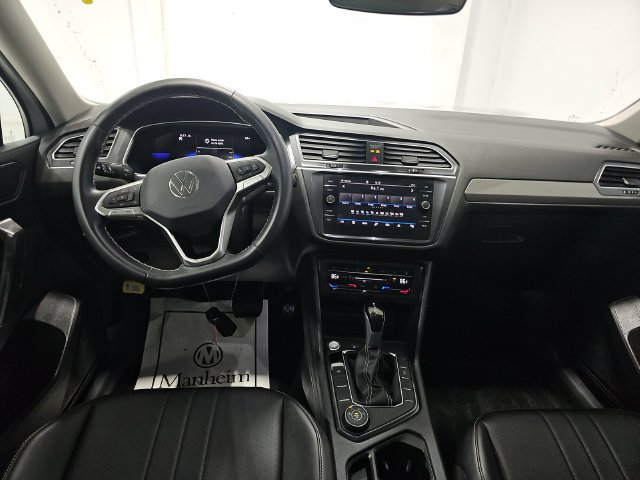 Used 2023 Volkswagen Tiguan SE w/ Panoramic Sunroof Package AWD/4WD image 10