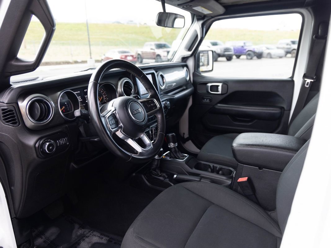 Used 2019 Jeep Wrangler Unlimited Sahara AWD/4WD image 12
