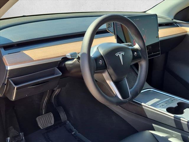 Used 2025 Tesla Model Y Long Range RWD image 10