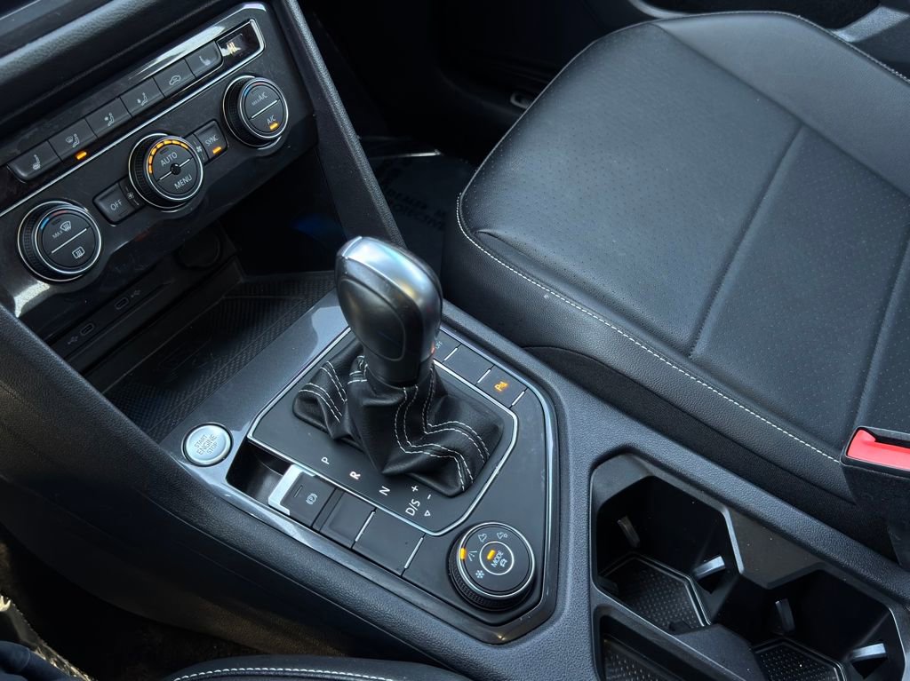 Used 2021 Volkswagen Tiguan SE image 23