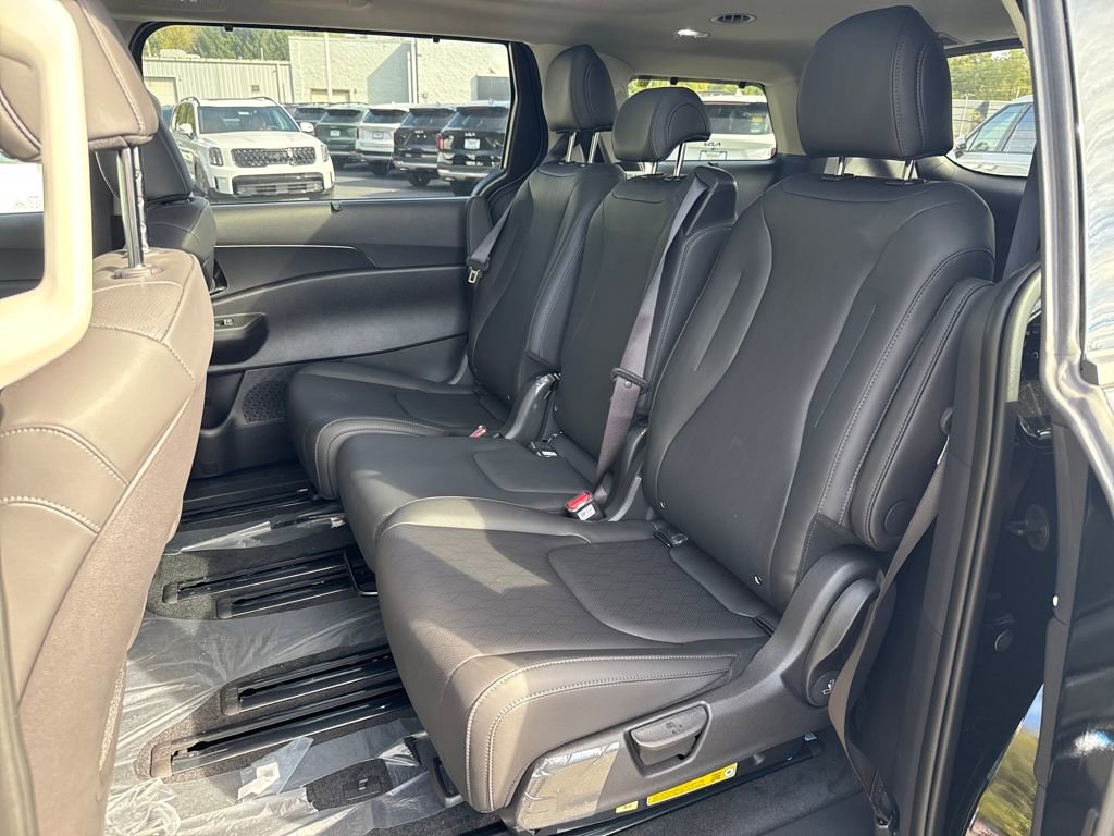New 2026 Kia Carnival SX w/ SX Dark Edition Package image 22