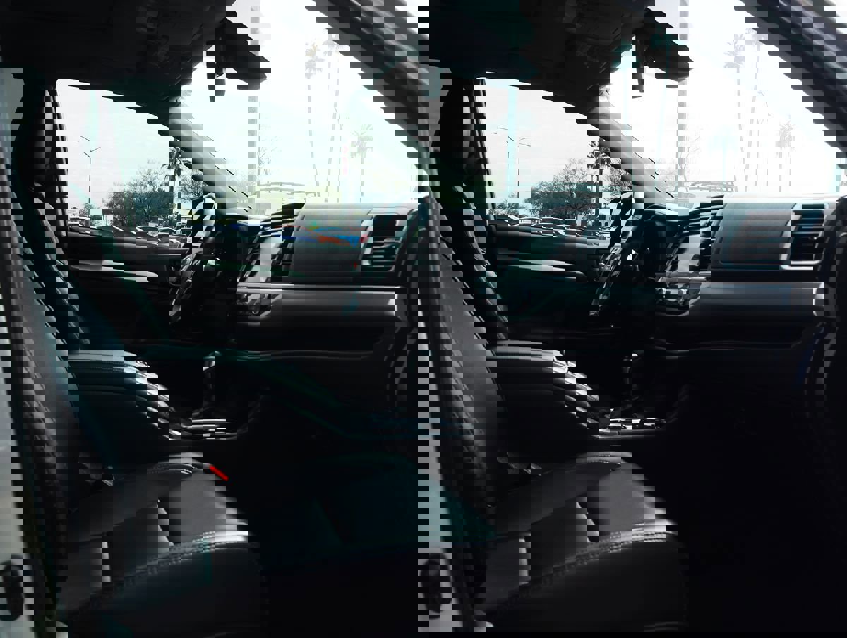 Used 2019 Toyota Highlander XLE image 32