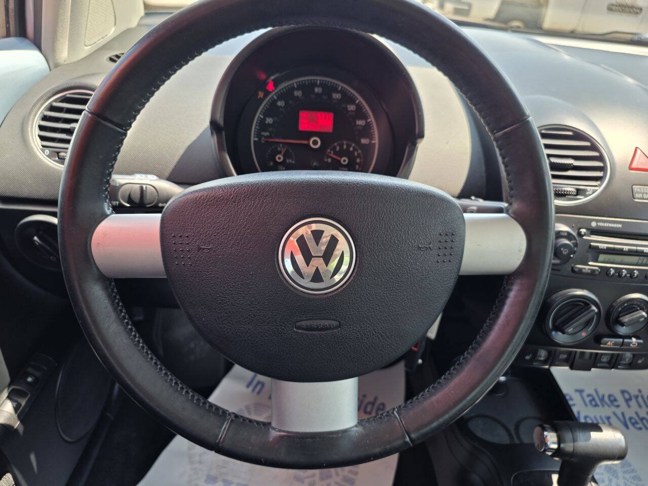 Used 2009 Volkswagen Beetle S FWD image 18