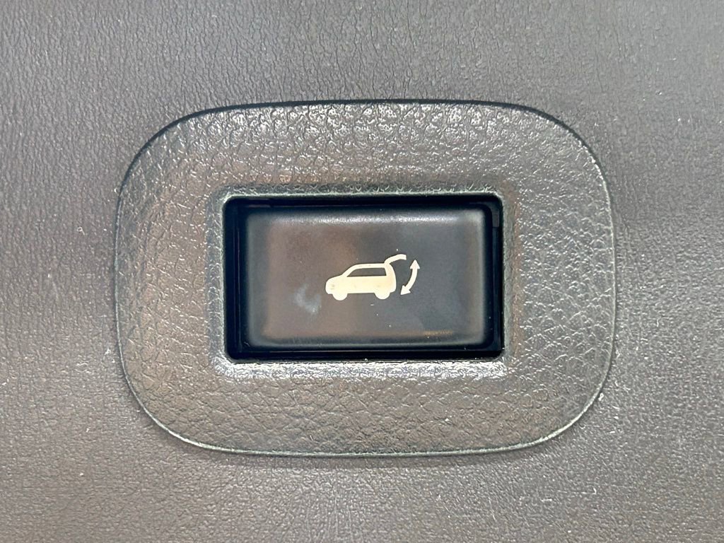 Used 2019 Nissan Armada SL w/ Premium Package image 17