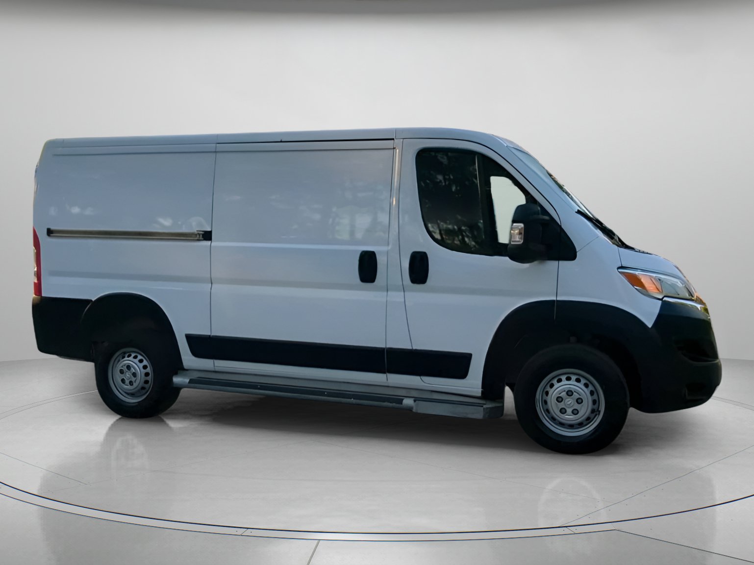 Used 2025 RAM ProMaster 2500 w/ U-Haul Equipment Group FWD image 34