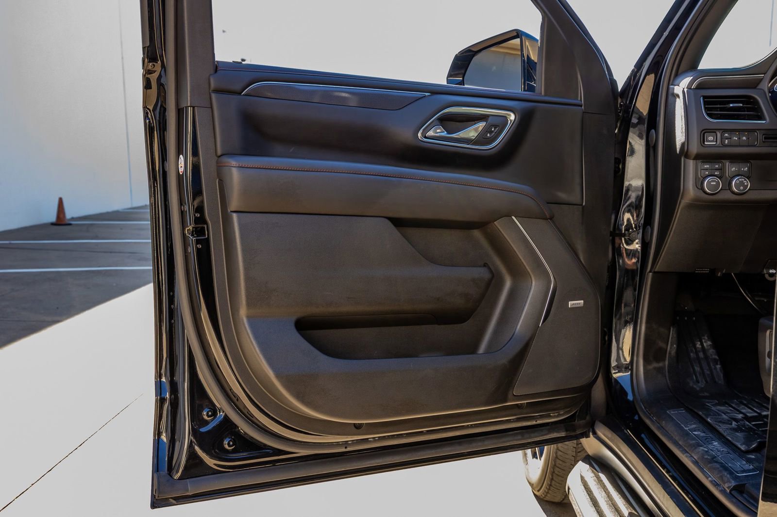 Used 2023 Chevrolet Tahoe RST AWD/4WD image 36