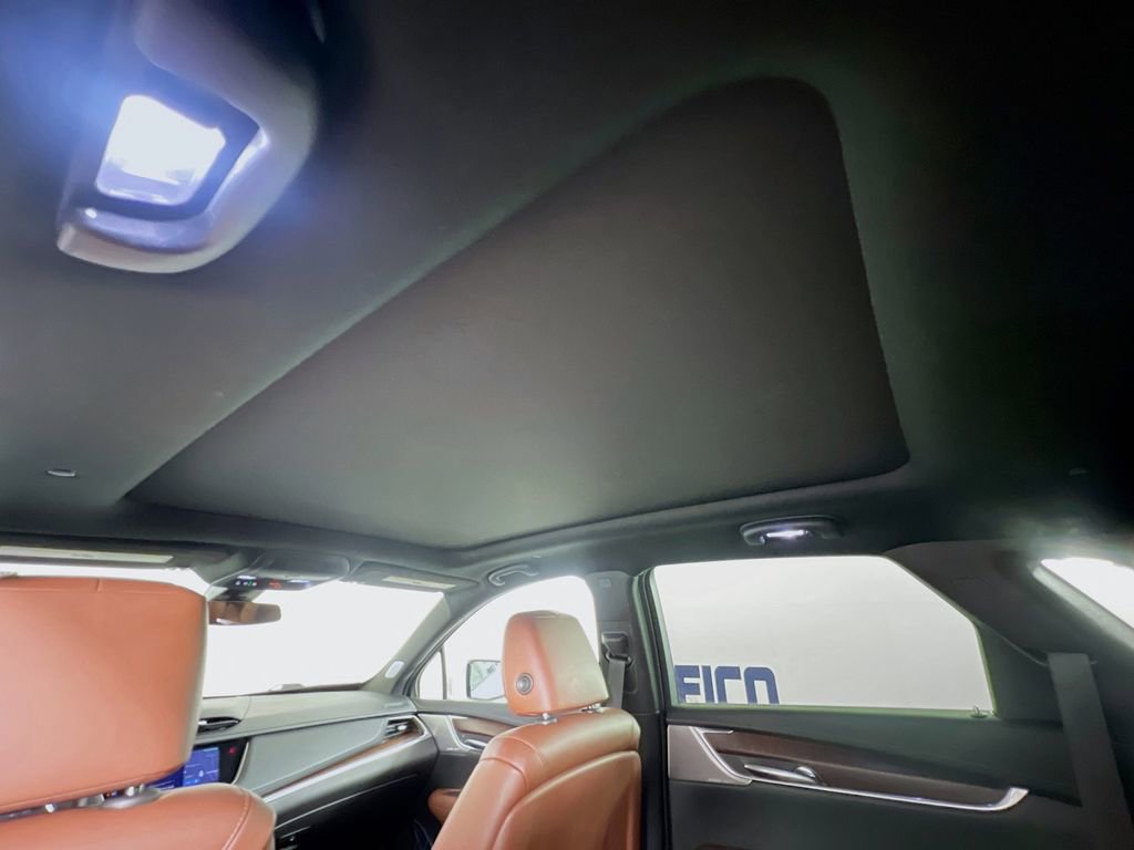 Used 2021 Cadillac XT5 Sportv w/ LPO, Floor Liner Package image 39