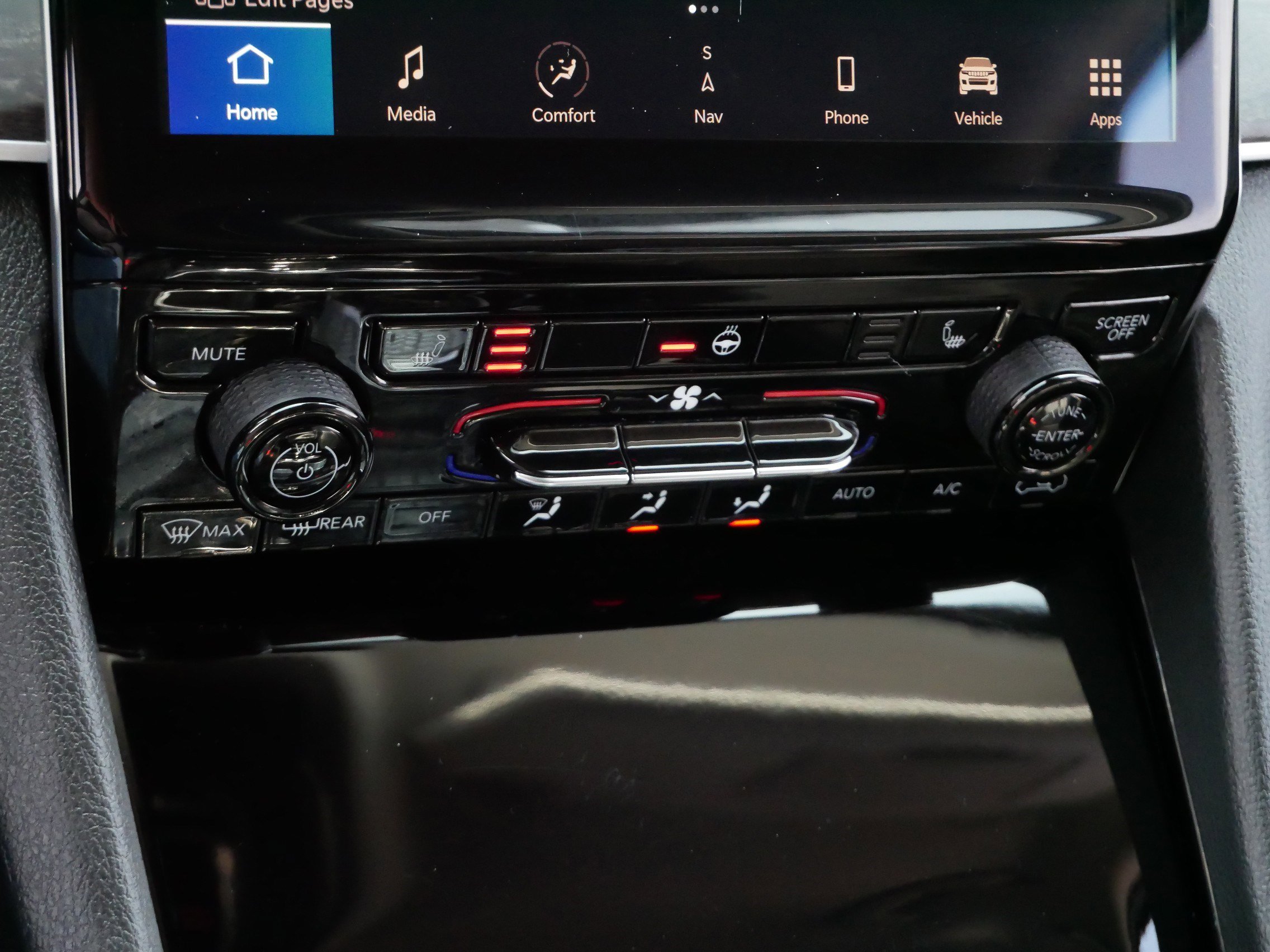 Used 2023 Jeep Grand Cherokee Limited w/ Black Appearance Package image 23