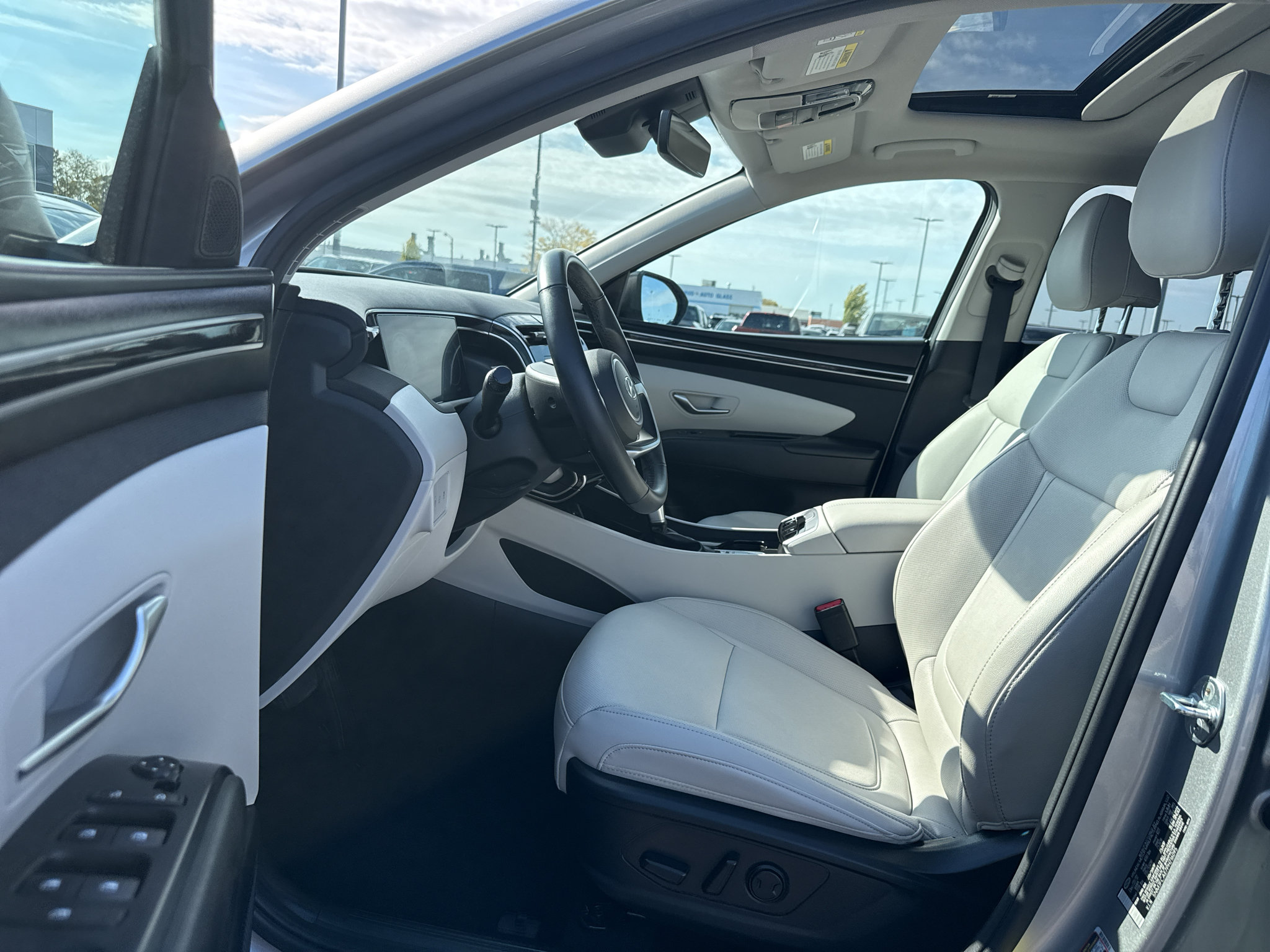 Used 2023 Hyundai Tucson SEL w/ Convenience Package AWD/4WD image 4
