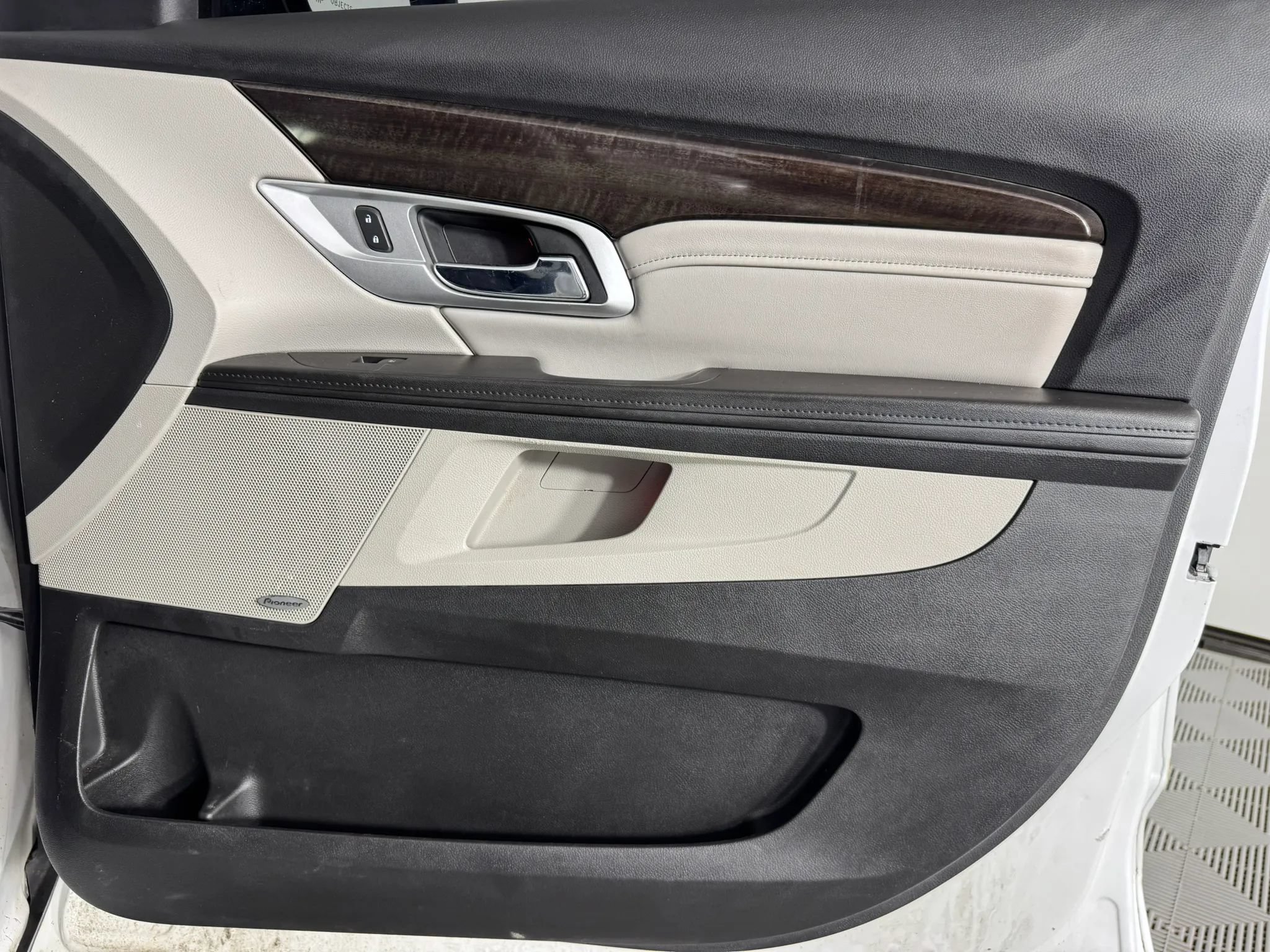 Used 2017 GMC Terrain Denali FWD image 40
