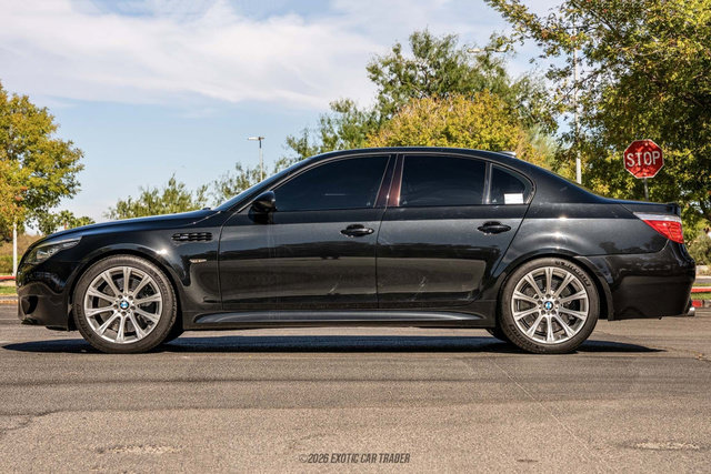 Used 2010 BMW M5 RWD image 3