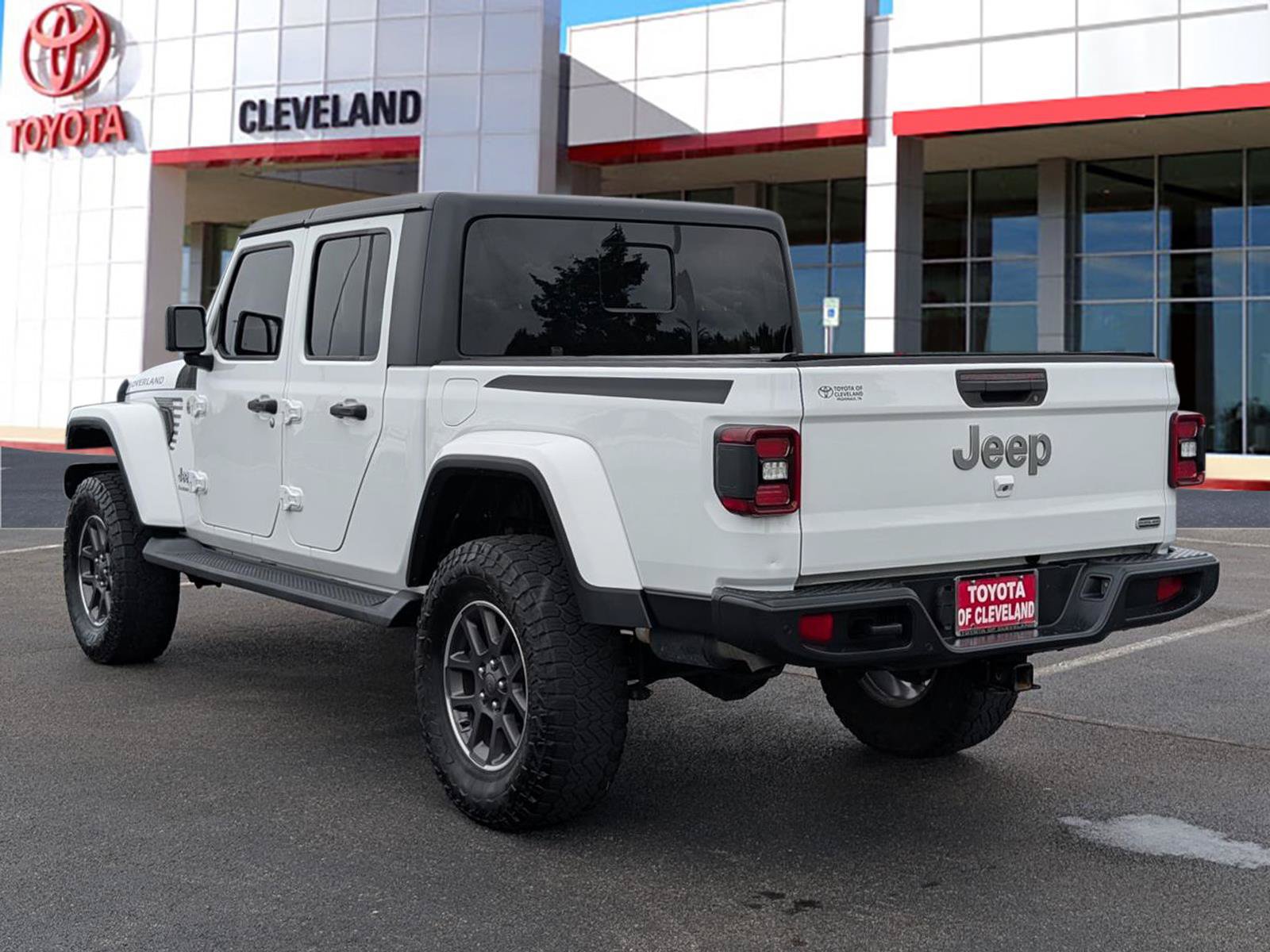 Used 2020 Jeep Gladiator Overland AWD/4WD image 5