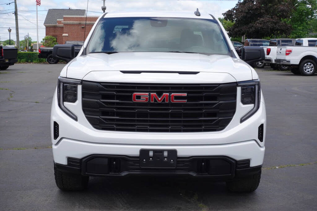 Used 2023 GMC Sierra 1500 Pro w/ Graphite Edition AWD/4WD image 6