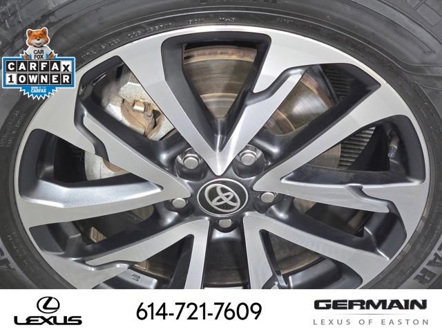 Used 2024 Toyota Corolla Cross XLE w/ Convenience Package AWD/4WD image 12