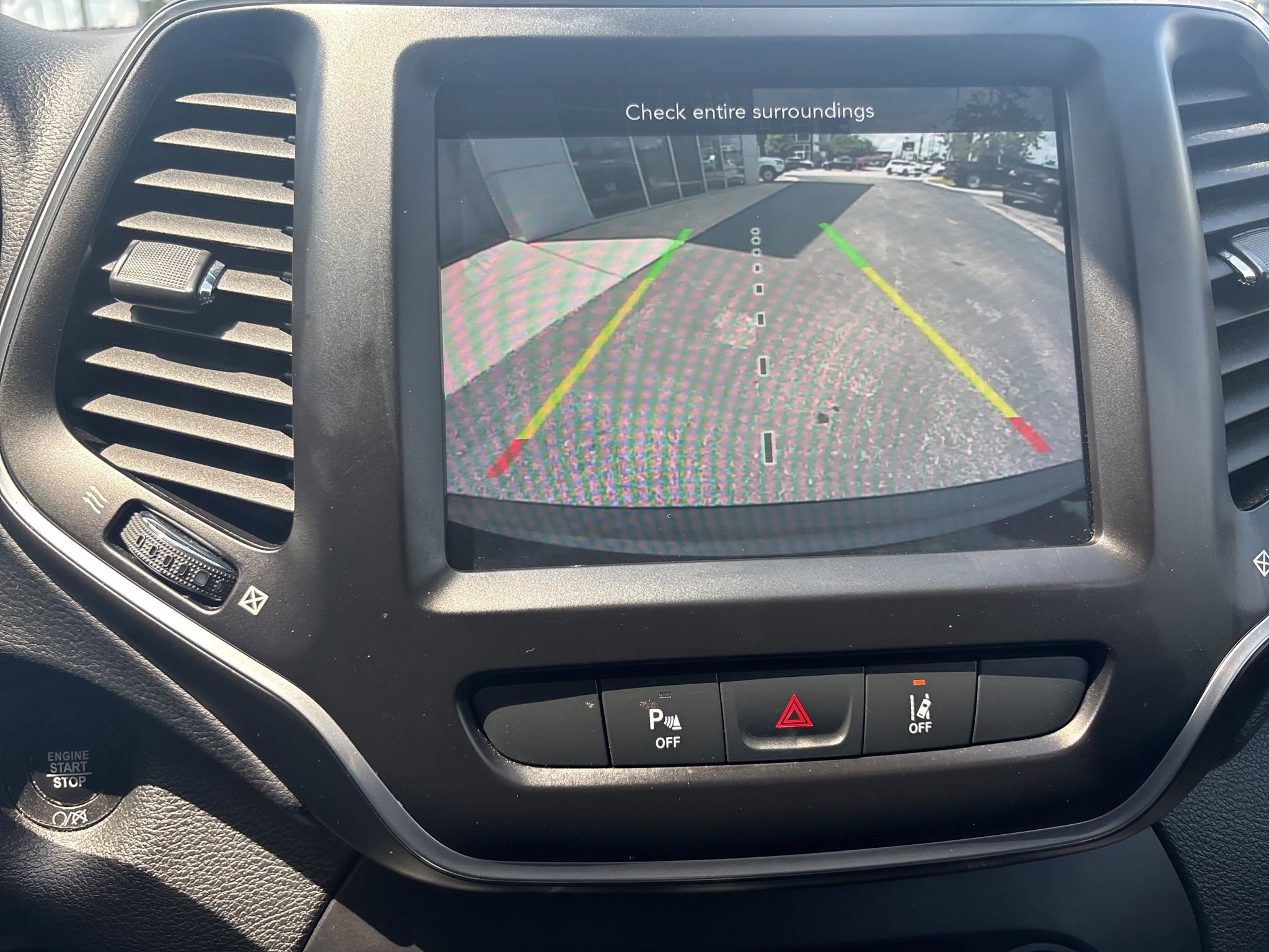 Used 2021 Jeep Cherokee Latitude Lux w/ Comfort/Convenience Group image 30