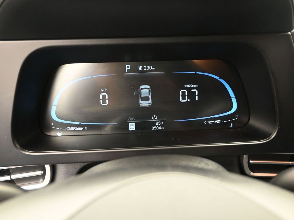 Used 2025 Hyundai Elantra SE image 12