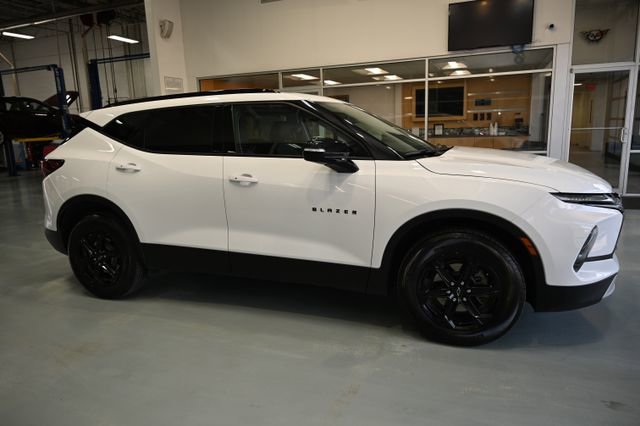 Used 2024 Chevrolet Blazer LT w/ Midnight/Sport Edition image 4