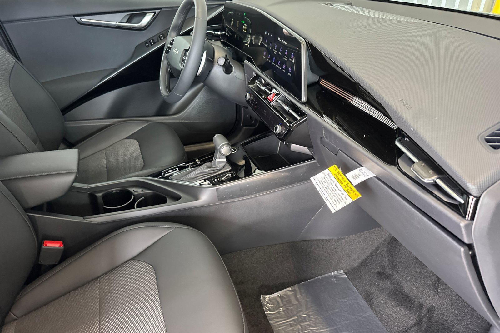 New 2026 Kia Niro EX FWD image 16