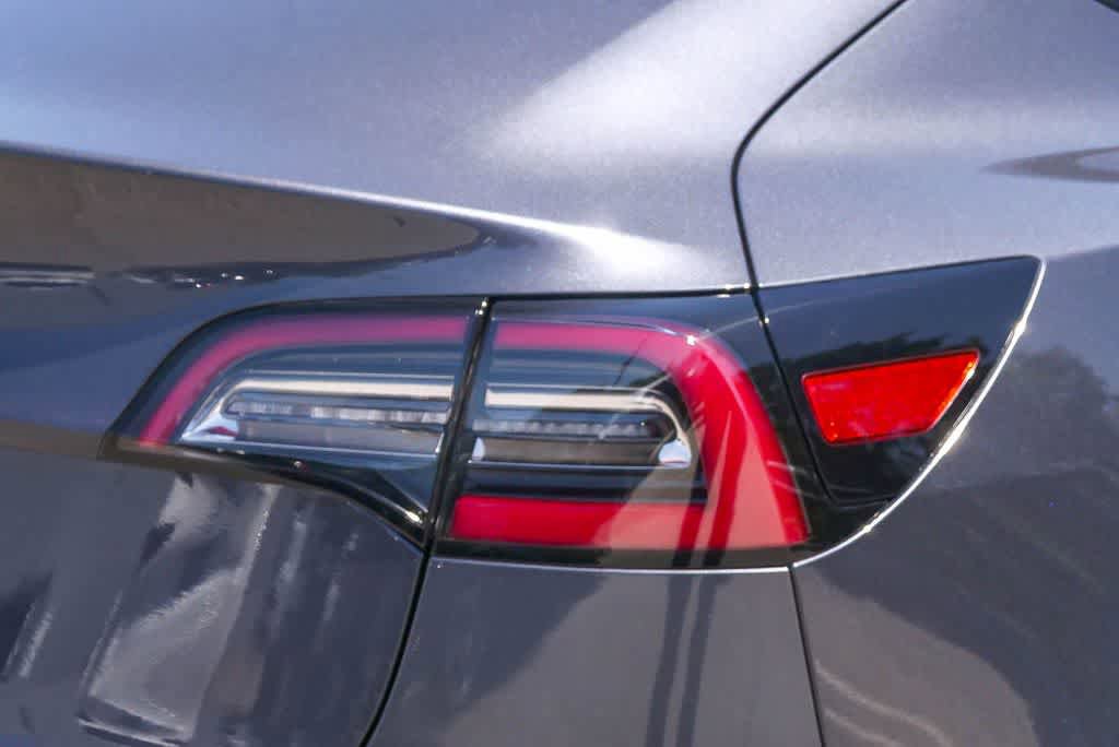 Used 2023 Tesla Model 3 Standard Range RWD image 11