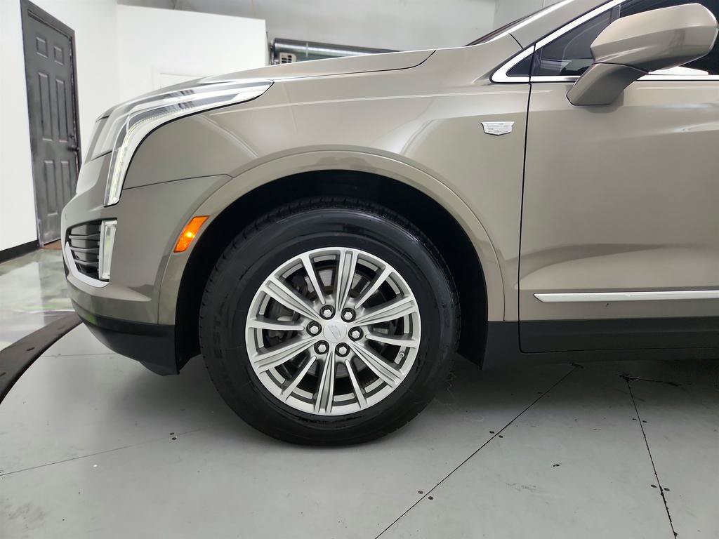 Used 2017 Cadillac XT5 Luxury w/ Driver Awareness Package FWD image 31