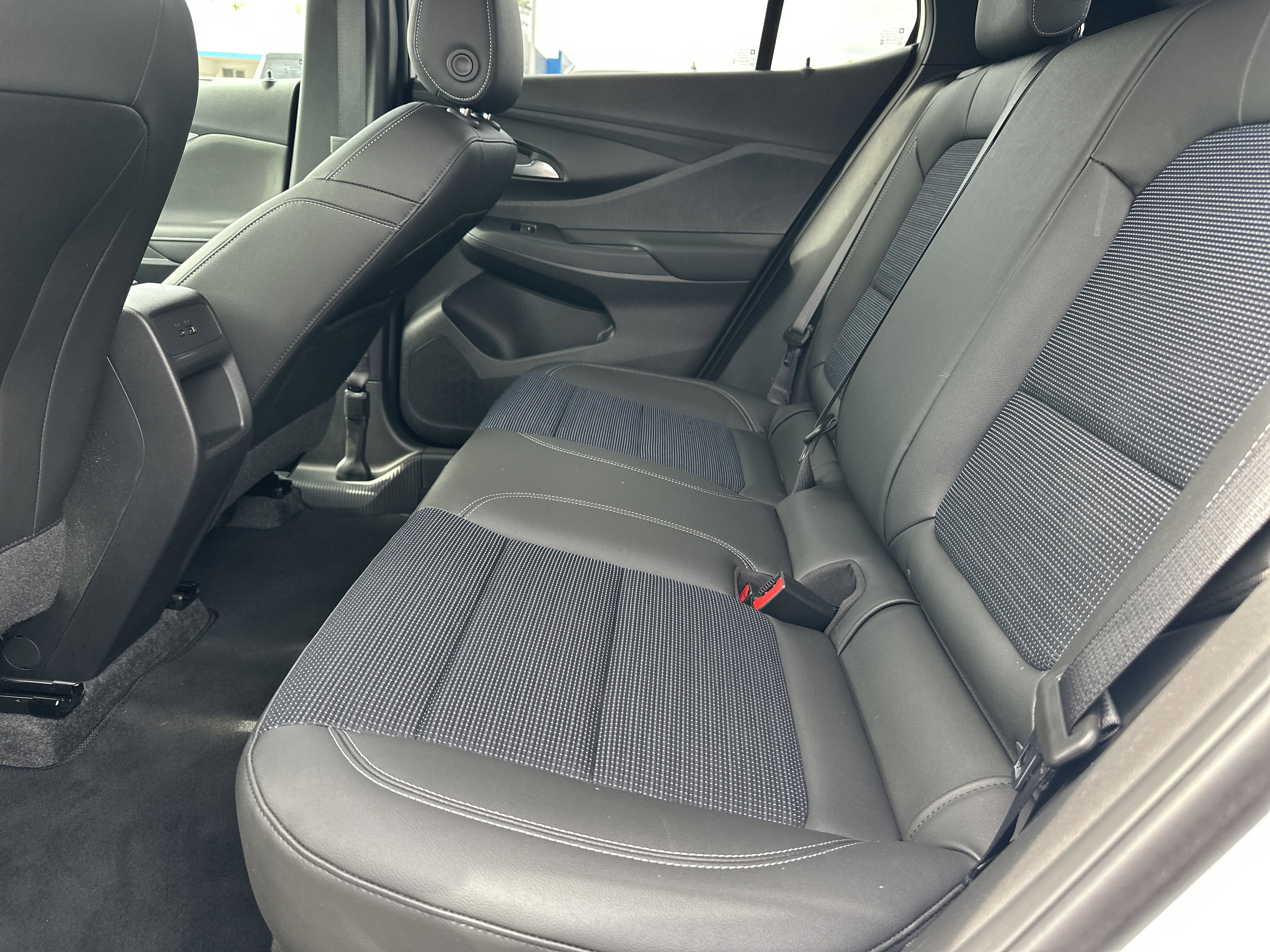 Used 2024 Buick Envista Preferred w/ Convenience I Package image 21