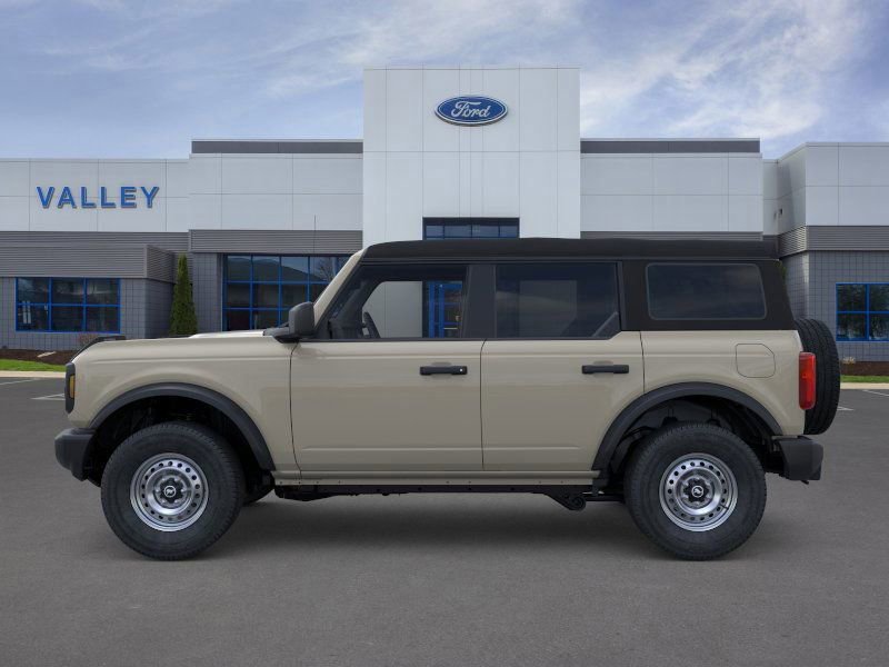 New 2025 Ford Bronco Base image 4