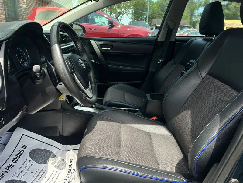 Used 2018 Toyota Corolla SE w/ Carpet Mat Package (TMS) FWD image 18