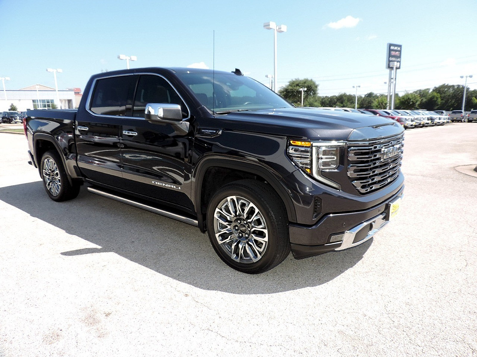 Certified 2024 GMC Sierra 1500 Denali Ultimate AWD/4WD image 3