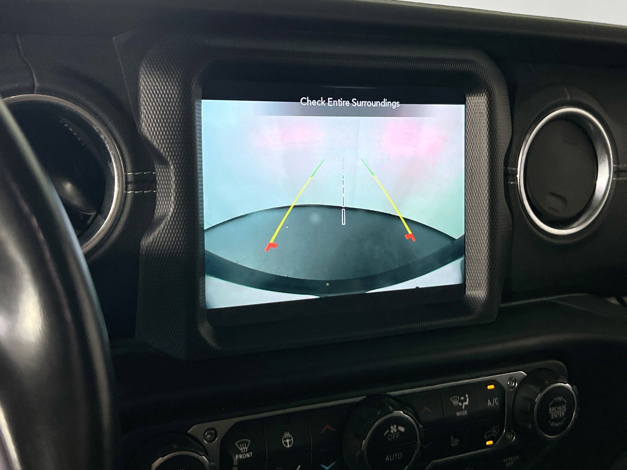 Used 2020 Jeep Wrangler Unlimited Sahara AWD/4WD image 14