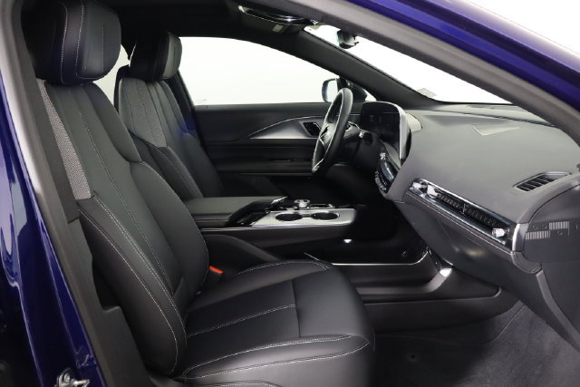 Used 2024 Cadillac Lyriq Tech RWD image 18