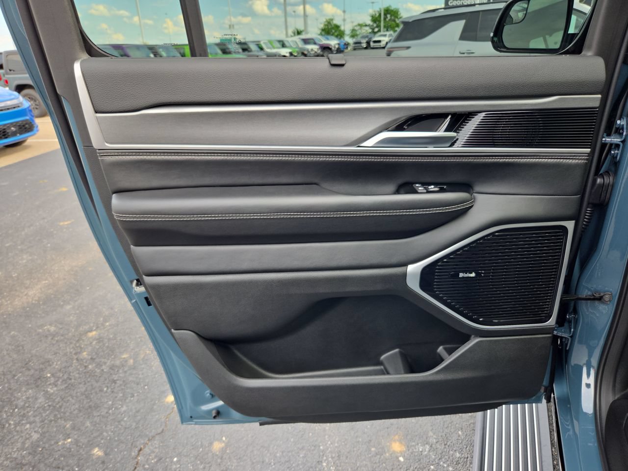 New 2026 Jeep Grand Wagoneer L Limited AWD/4WD image 18