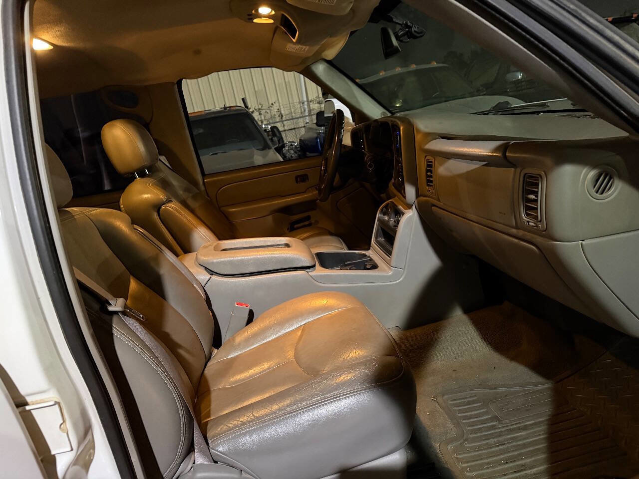 Used 2006 Chevrolet Silverado 2500 LT w/ Onstar Plus Package image 3