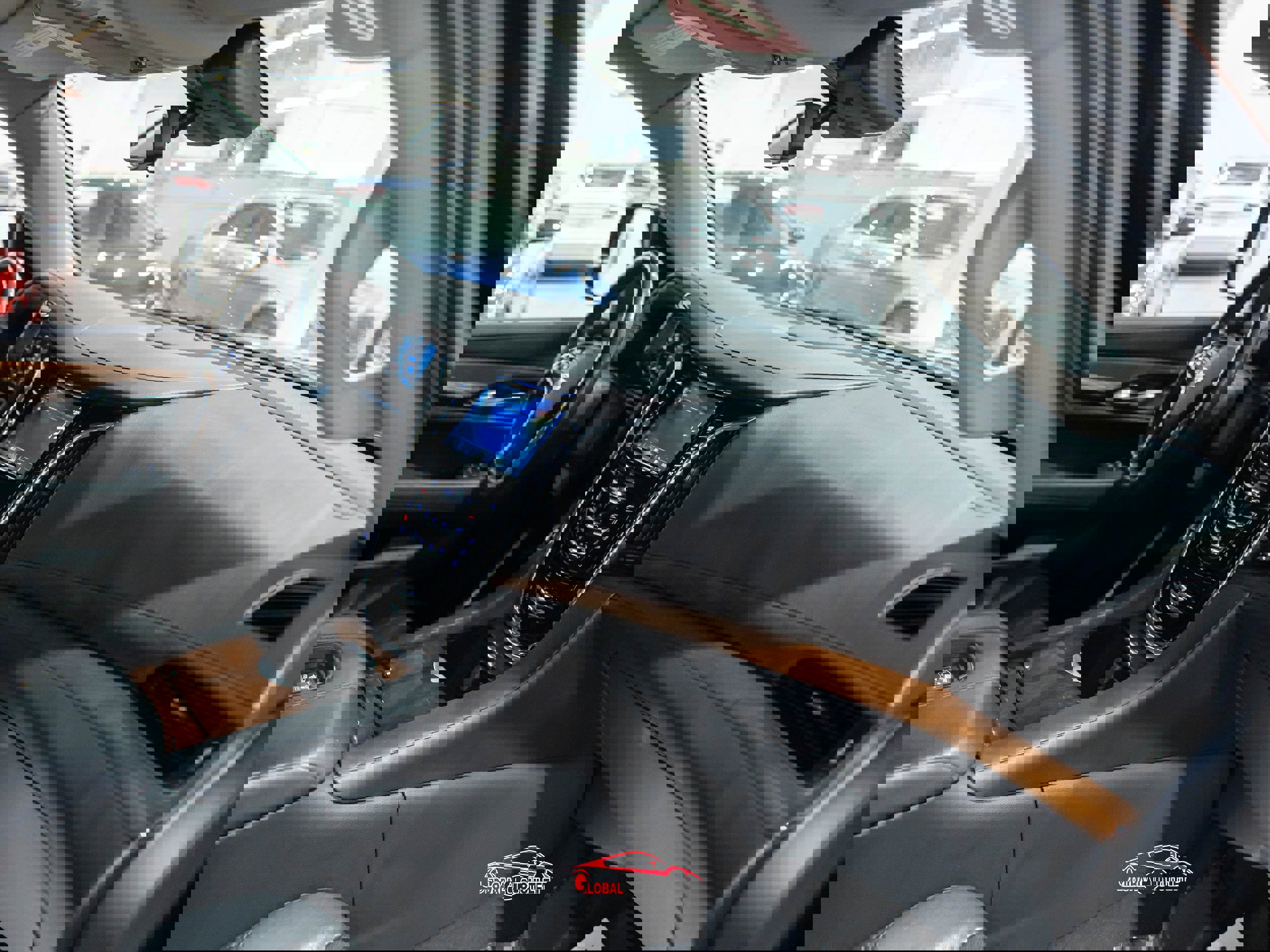 Used 2020 Cadillac Escalade ESV Premium Luxury w/ Escalade Sport Edition image 15