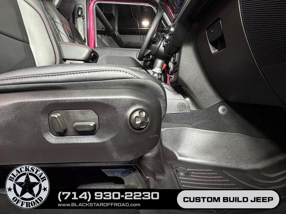 Used 2024 Jeep Wrangler Unlimited Rubicon w/ Capability Package AWD/4WD image 19