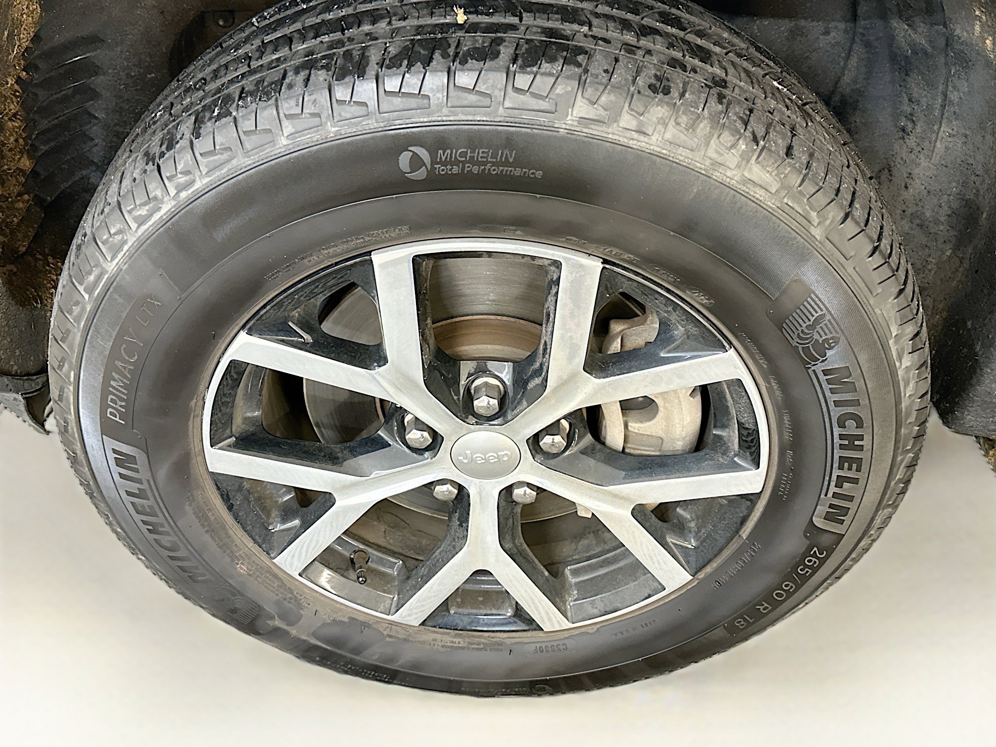 Used 2024 Jeep Grand Cherokee L Limited w/ Luxury Tech Group II image 11