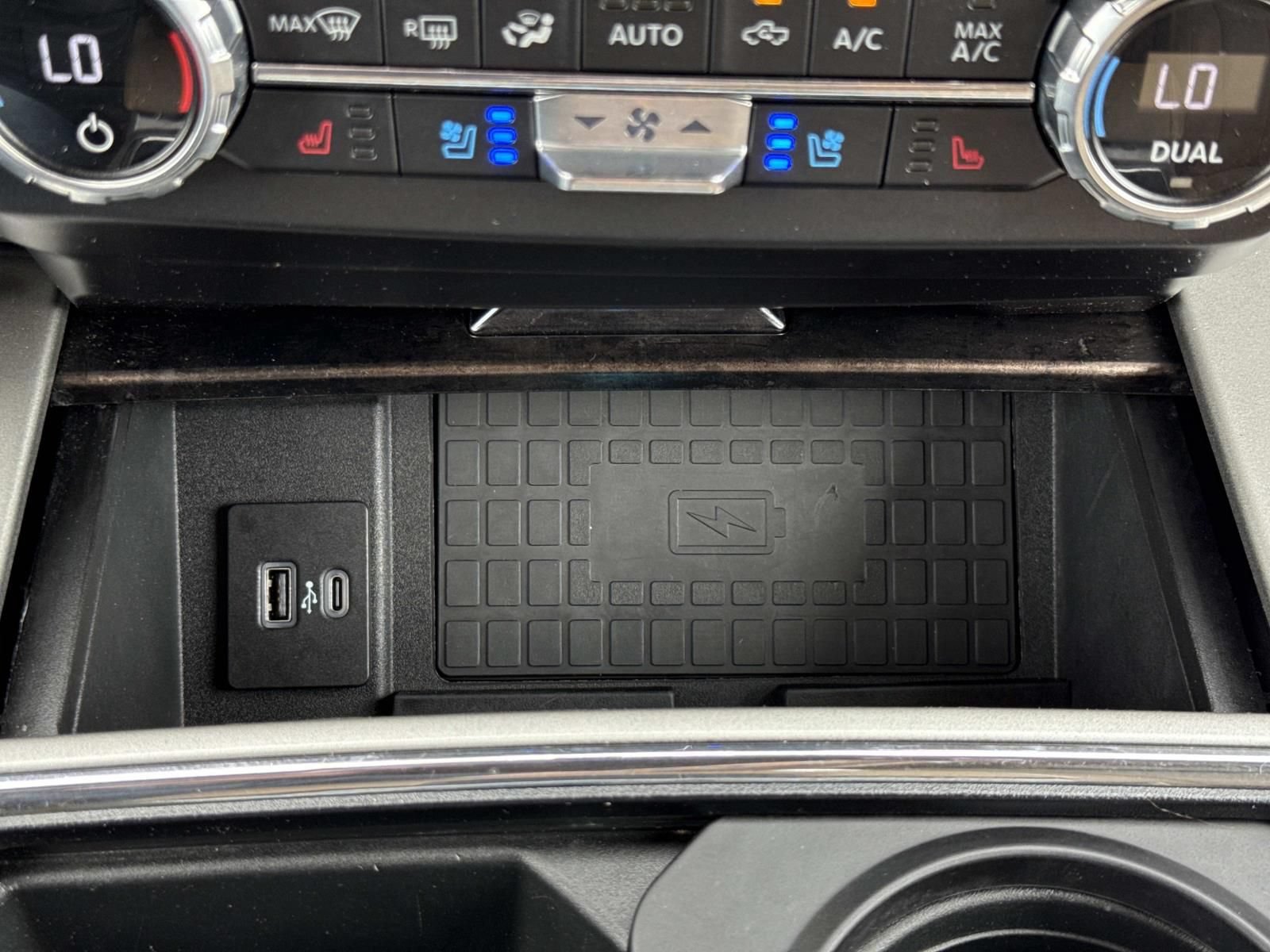 Used 2022 Ford F350 Lariat w/ Lariat Ultimate Package AWD/4WD image 12