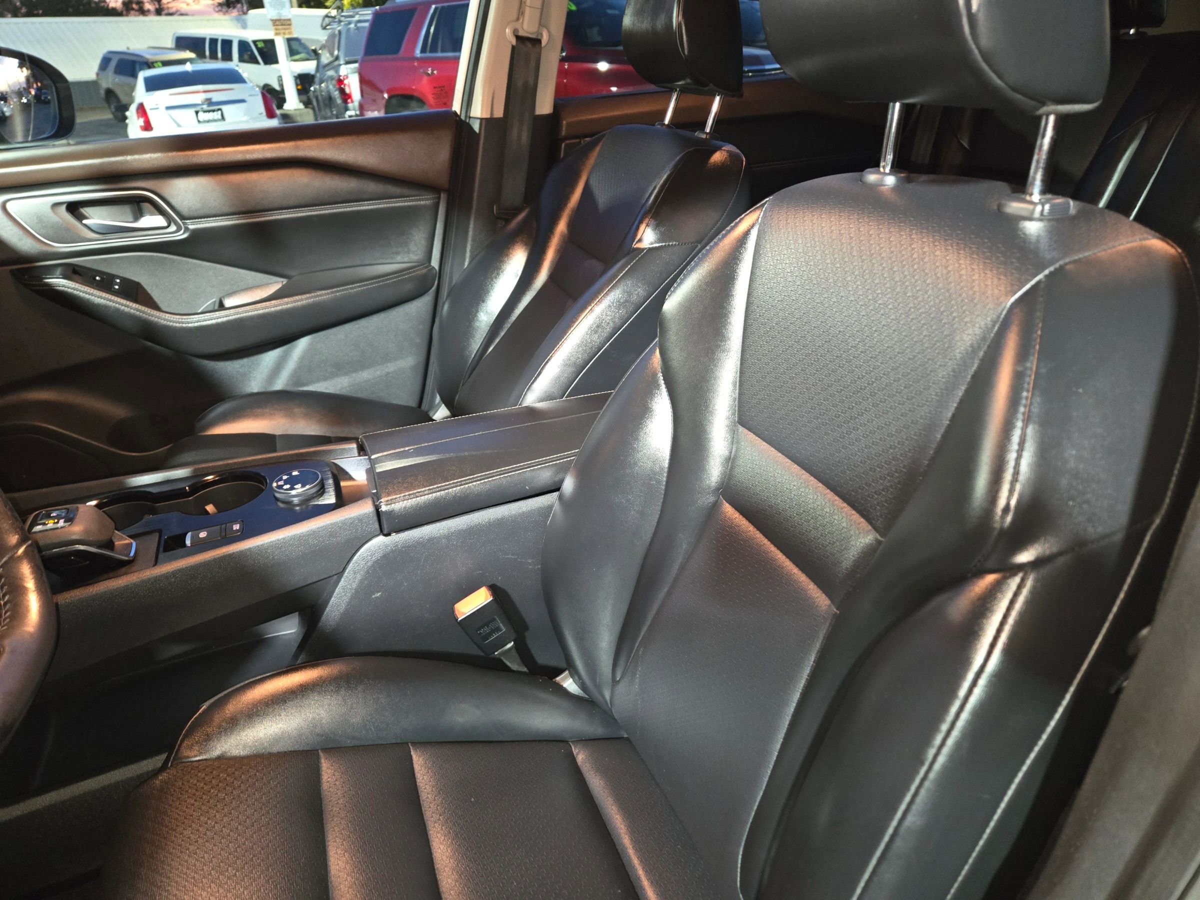 Used 2021 Nissan Rogue SV w/ Premium Package image 32